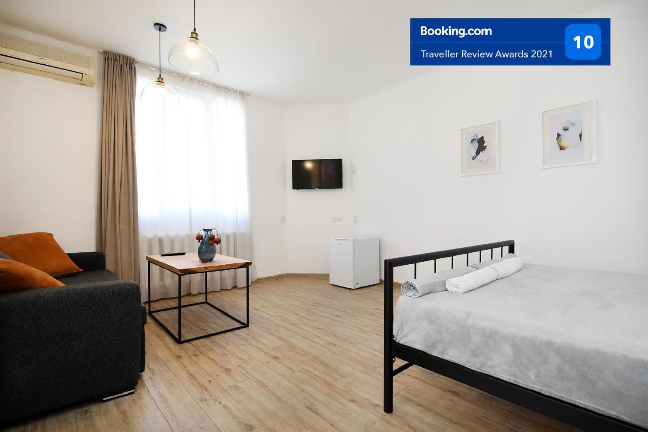 Twins Hotel Tbilisi Bagian luar foto