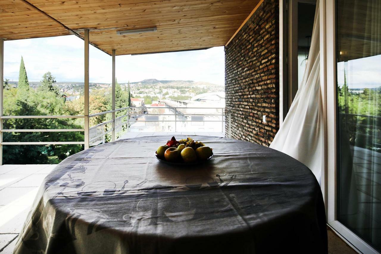 Twins Hotel Tbilisi Bagian luar foto