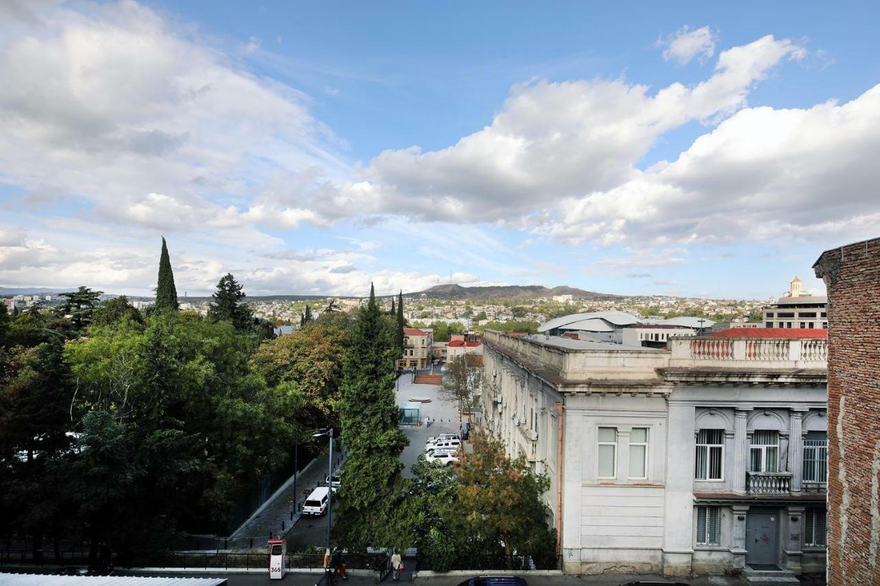 Twins Hotel Tbilisi Bagian luar foto